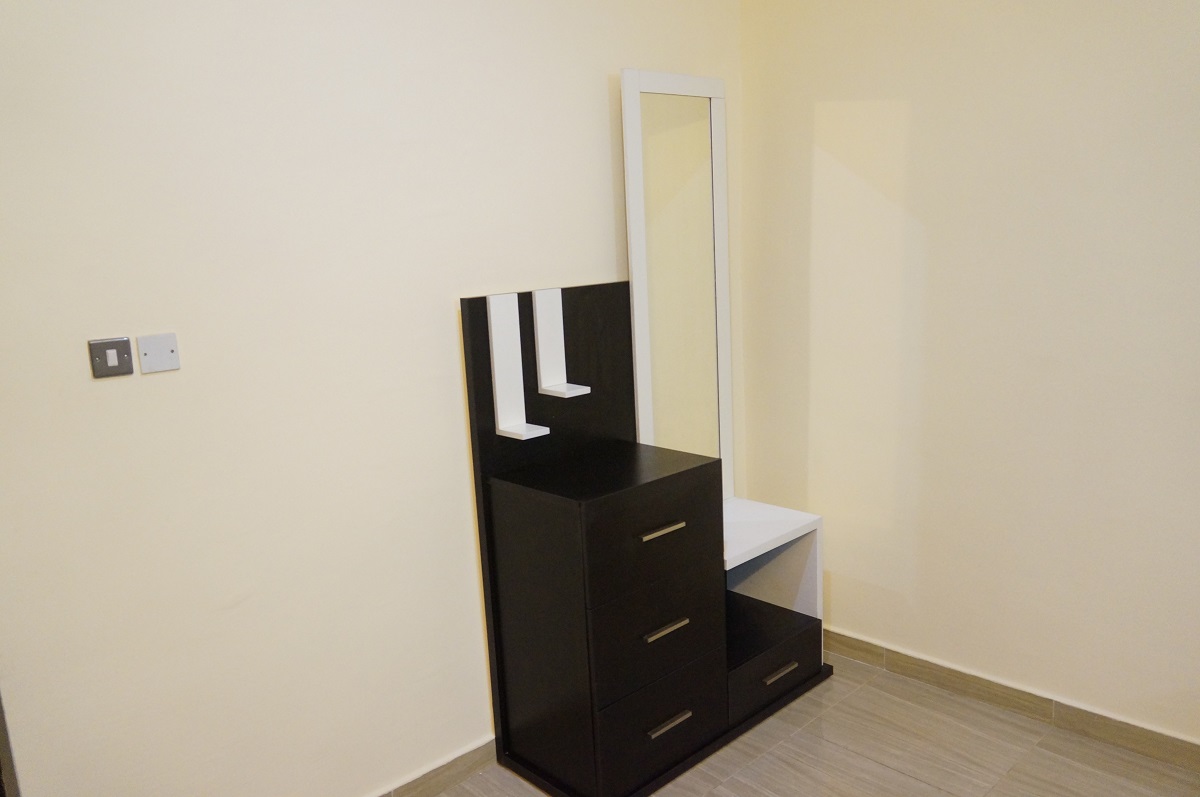 Simple Dresser