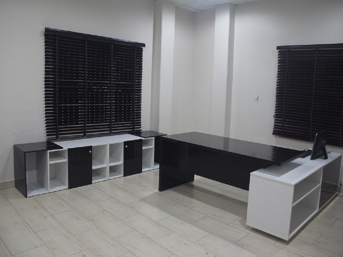 Sleek Office Desk