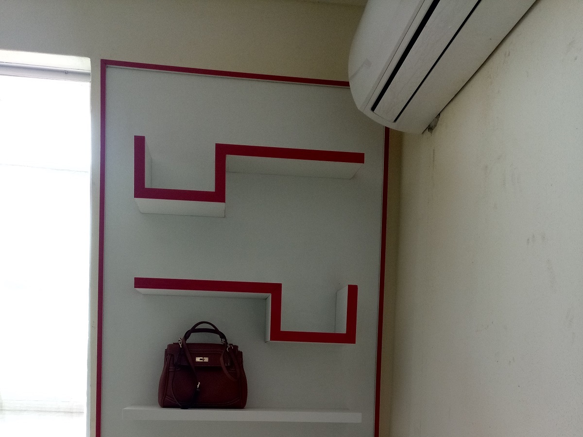 Creative Minimalist Display Shelf